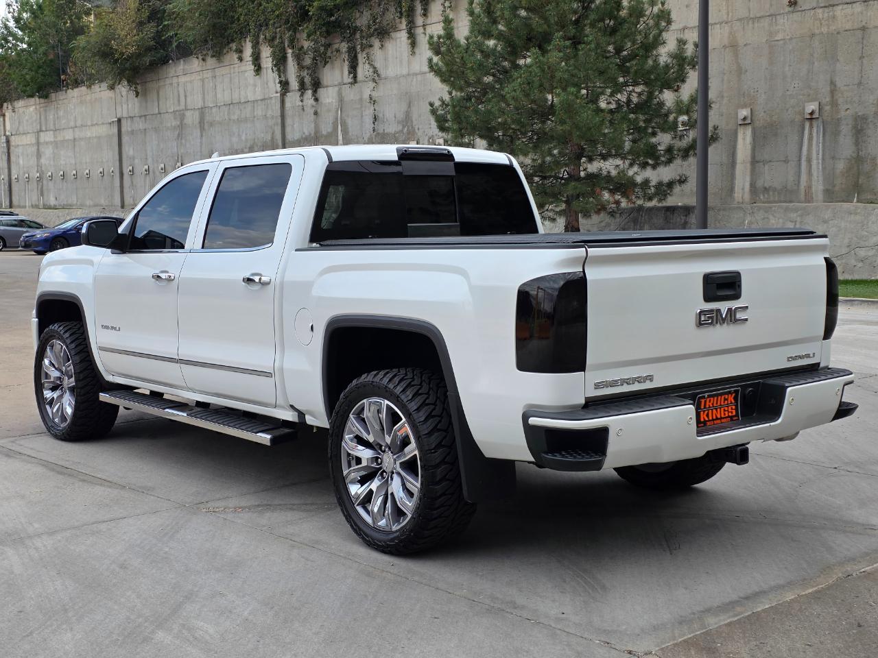 GMC Sierra 1500 4WD Crew Cab 143.5" Denali 2017