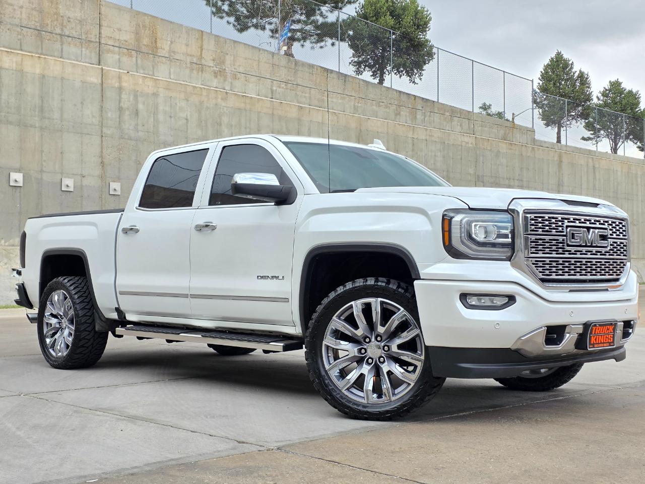 GMC Sierra 1500 4WD Crew Cab 143.5" Denali 2017