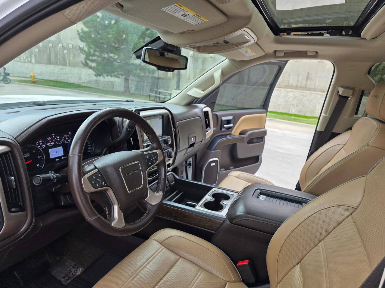 GMC Sierra 1500 4WD Crew Cab 143.5" Denali 2017