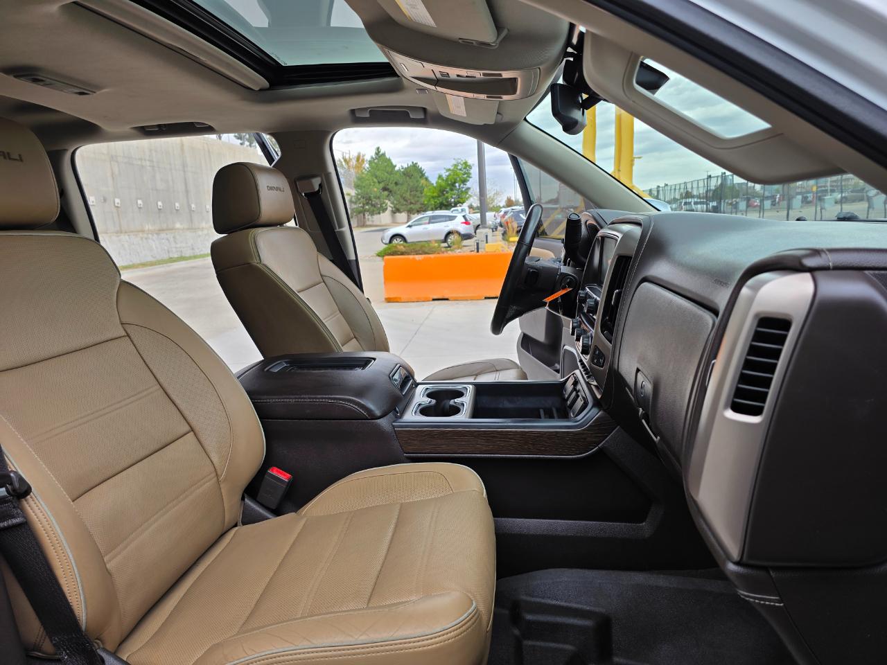 GMC Sierra 1500 4WD Crew Cab 143.5" Denali 2017