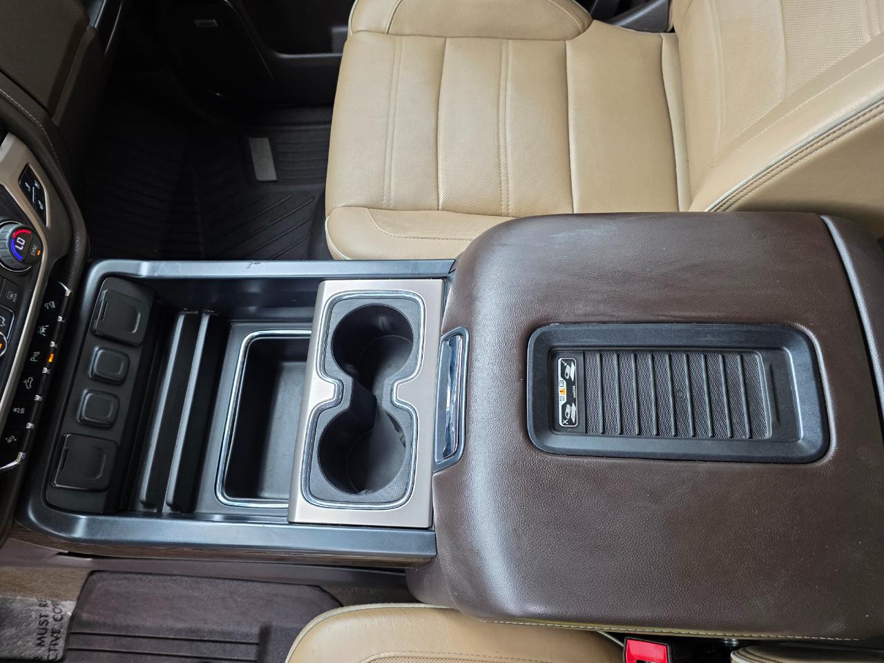 GMC Sierra 1500 4WD Crew Cab 143.5" Denali 2017
