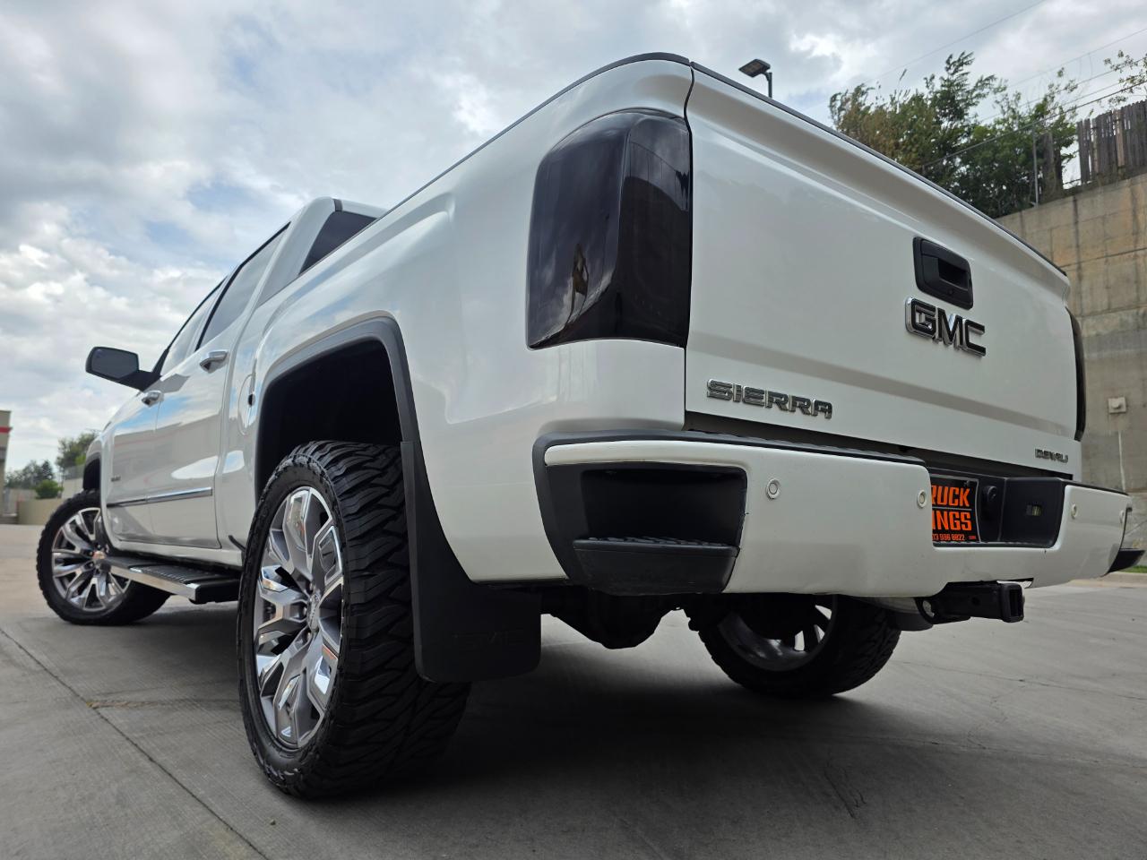GMC Sierra 1500 4WD Crew Cab 143.5" Denali 2017