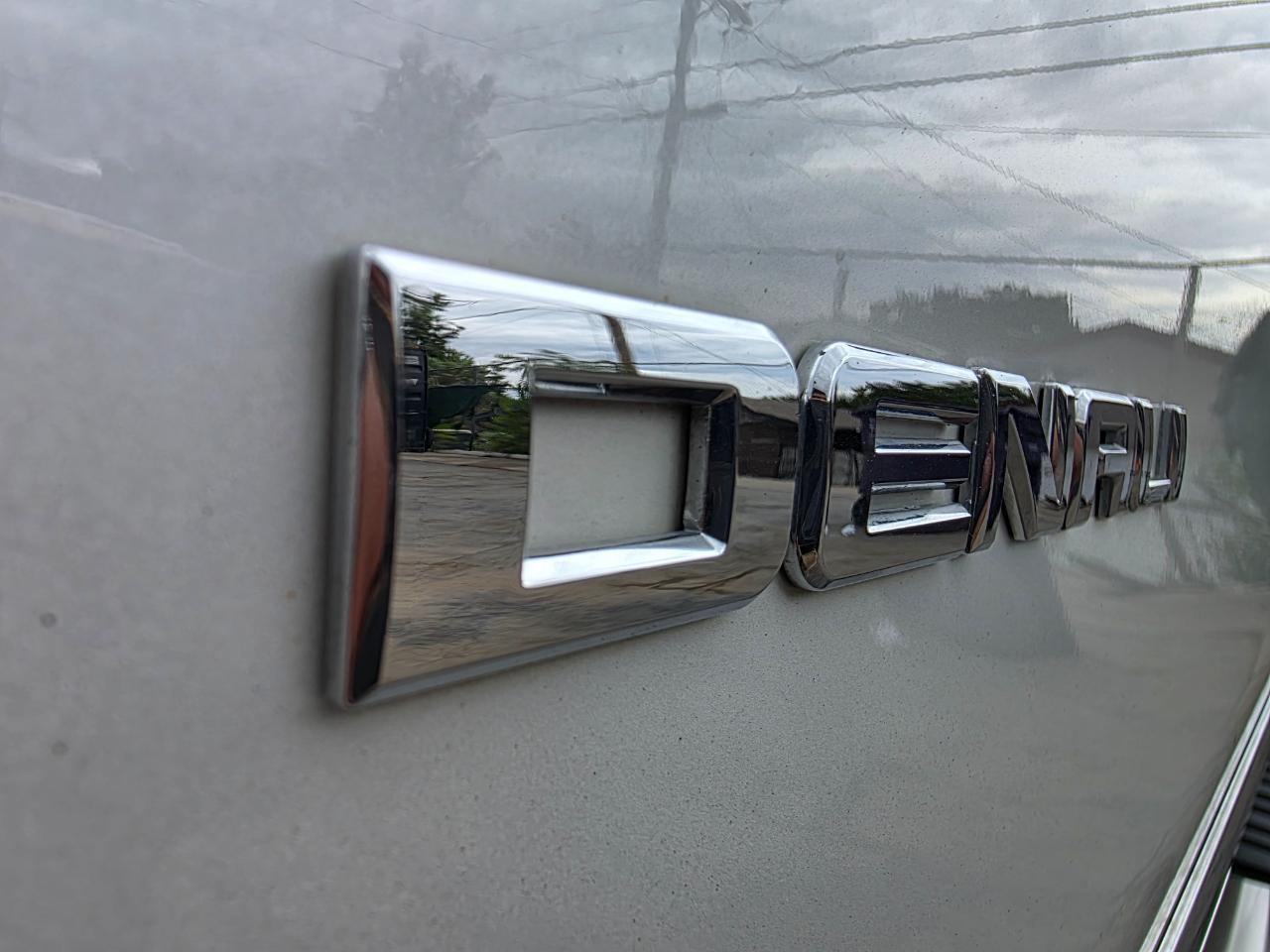 GMC Sierra 1500 4WD Crew Cab 143.5" Denali 2017