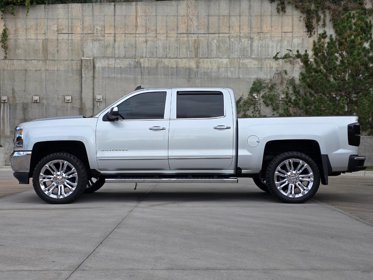 Chevrolet Silverado 1500 4WD Crew Cab 143.5" LTZ w/1LZ 2018