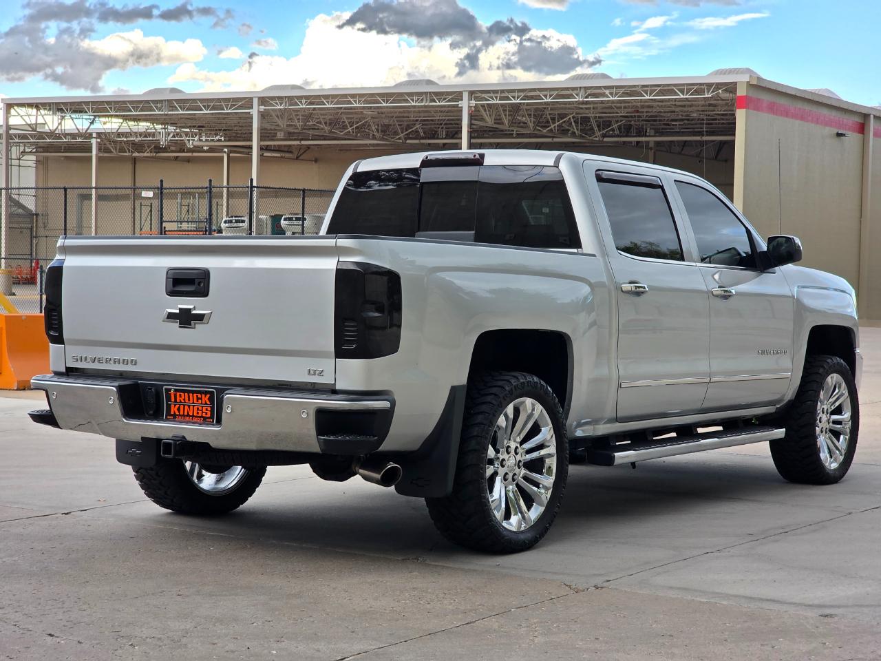 Chevrolet Silverado 1500 4WD Crew Cab 143.5" LTZ w/1LZ 2018