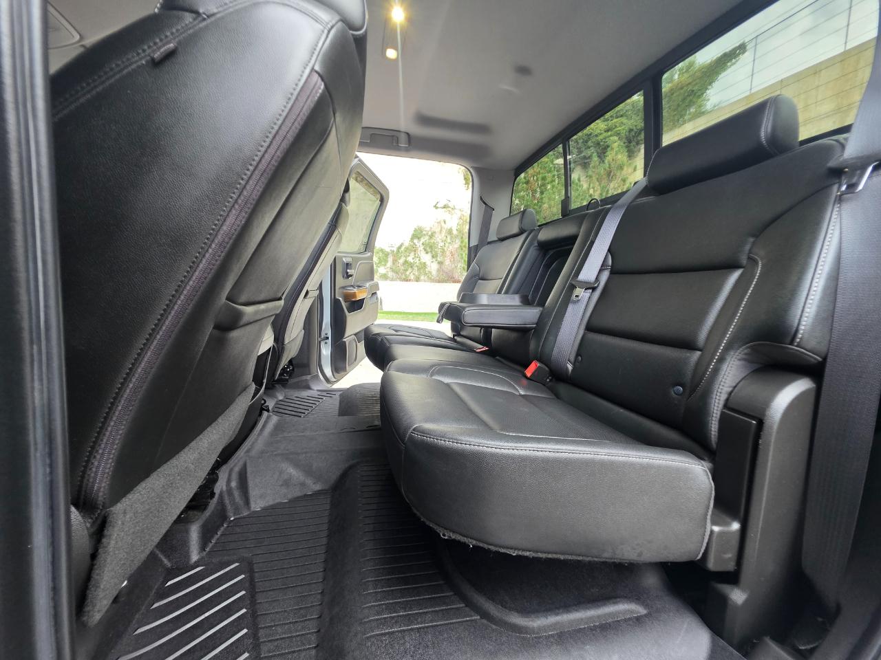 Chevrolet Silverado 1500 4WD Crew Cab 143.5" LTZ w/1LZ 2018