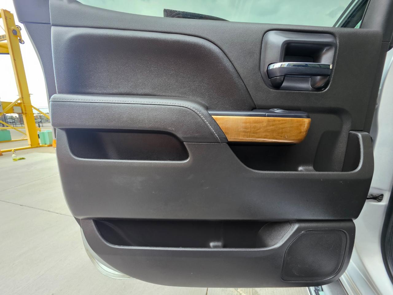 Chevrolet Silverado 1500 4WD Crew Cab 143.5" LTZ w/1LZ 2018
