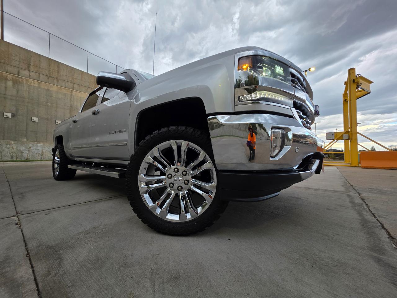 Chevrolet Silverado 1500 4WD Crew Cab 143.5" LTZ w/1LZ 2018