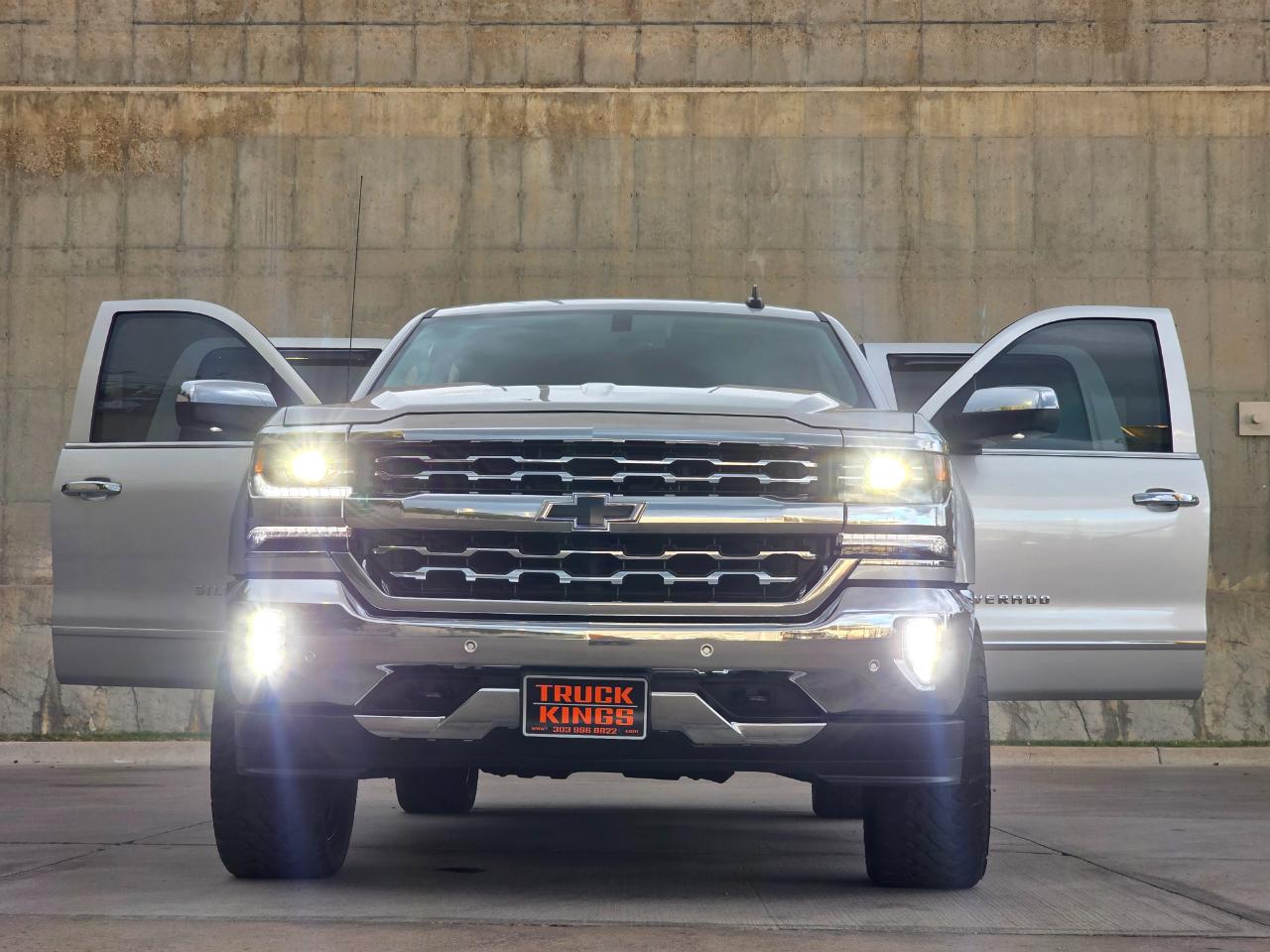 Chevrolet Silverado 1500 4WD Crew Cab 143.5" LTZ w/1LZ 2018