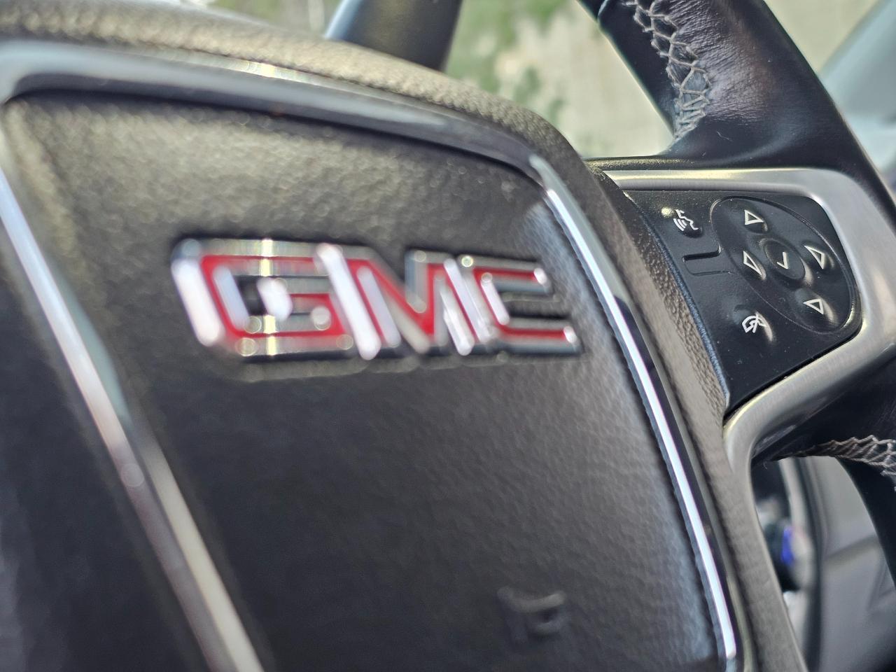 GMC Sierra 1500 4WD Crew Cab 143.5" SLT 2014