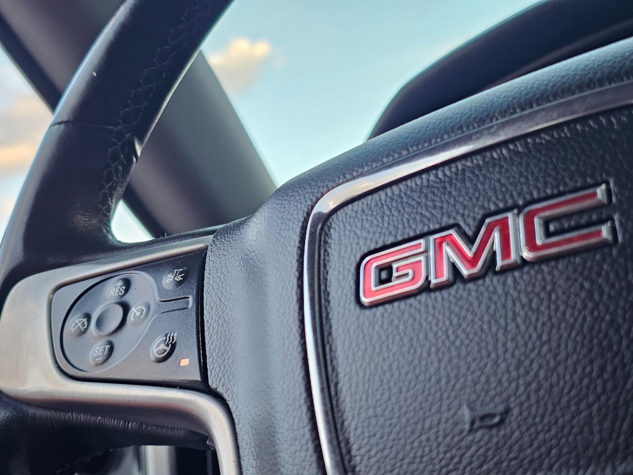 GMC Sierra 1500 4WD Crew Cab 143.5" SLT 2014