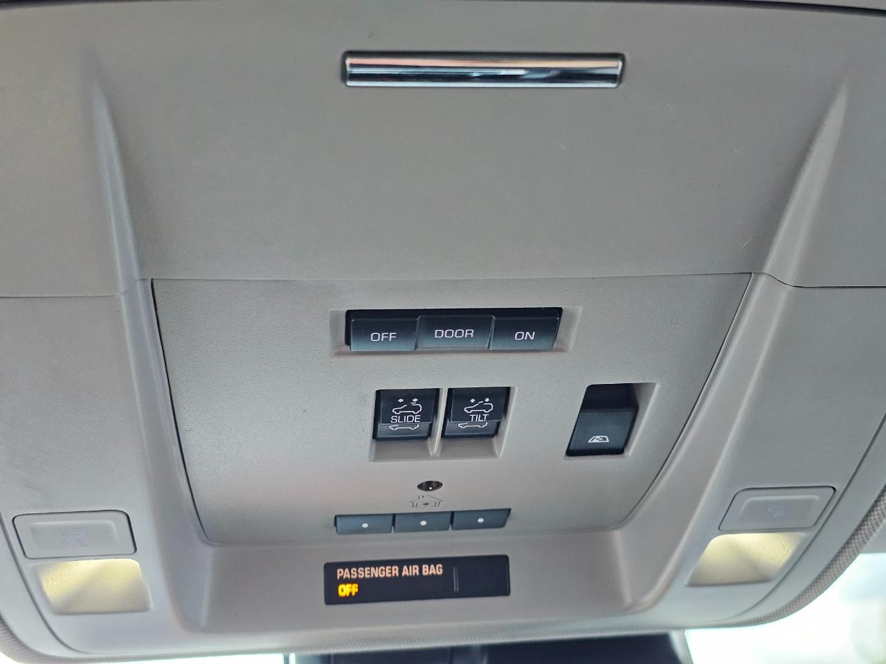 GMC Sierra 1500 4WD Crew Cab 143.5" SLT 2014