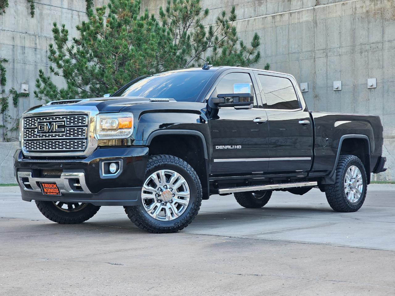 GMC Sierra photo 2