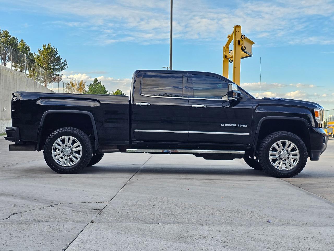 GMC Sierra photo 10