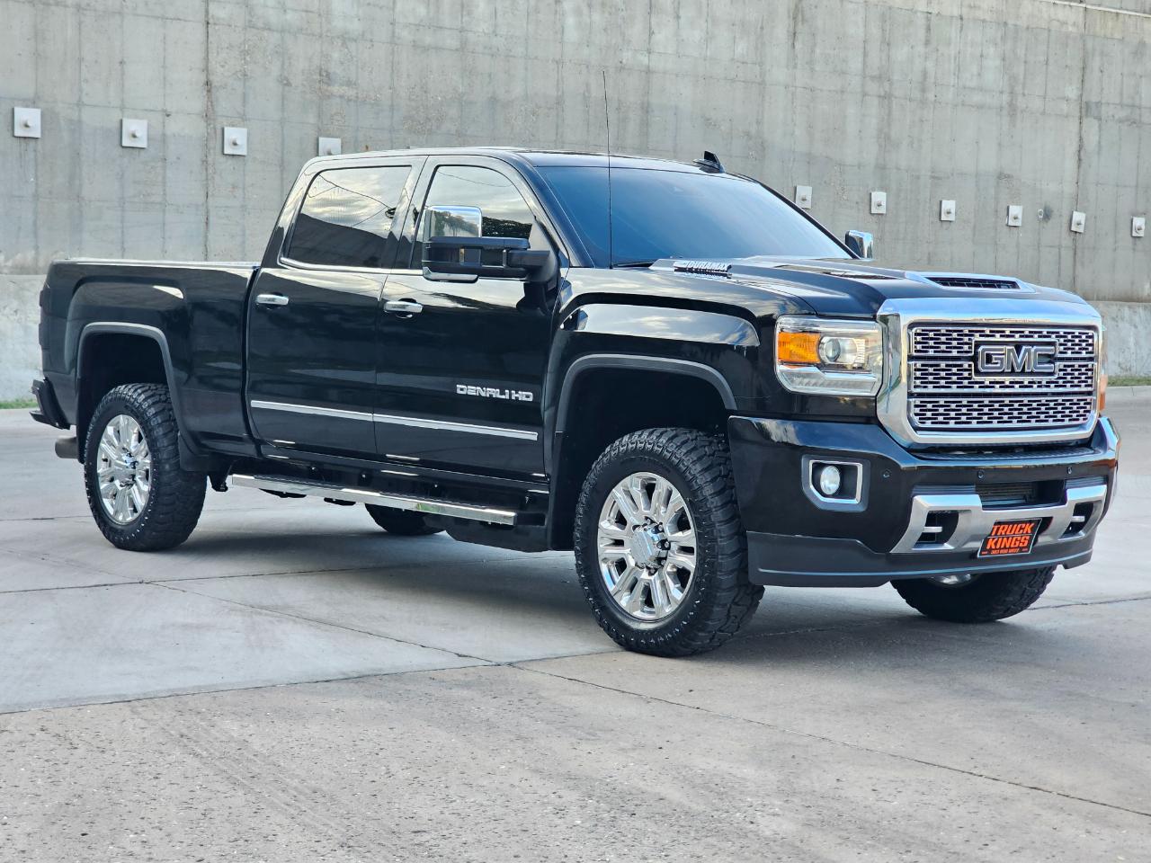 GMC Sierra photo 11