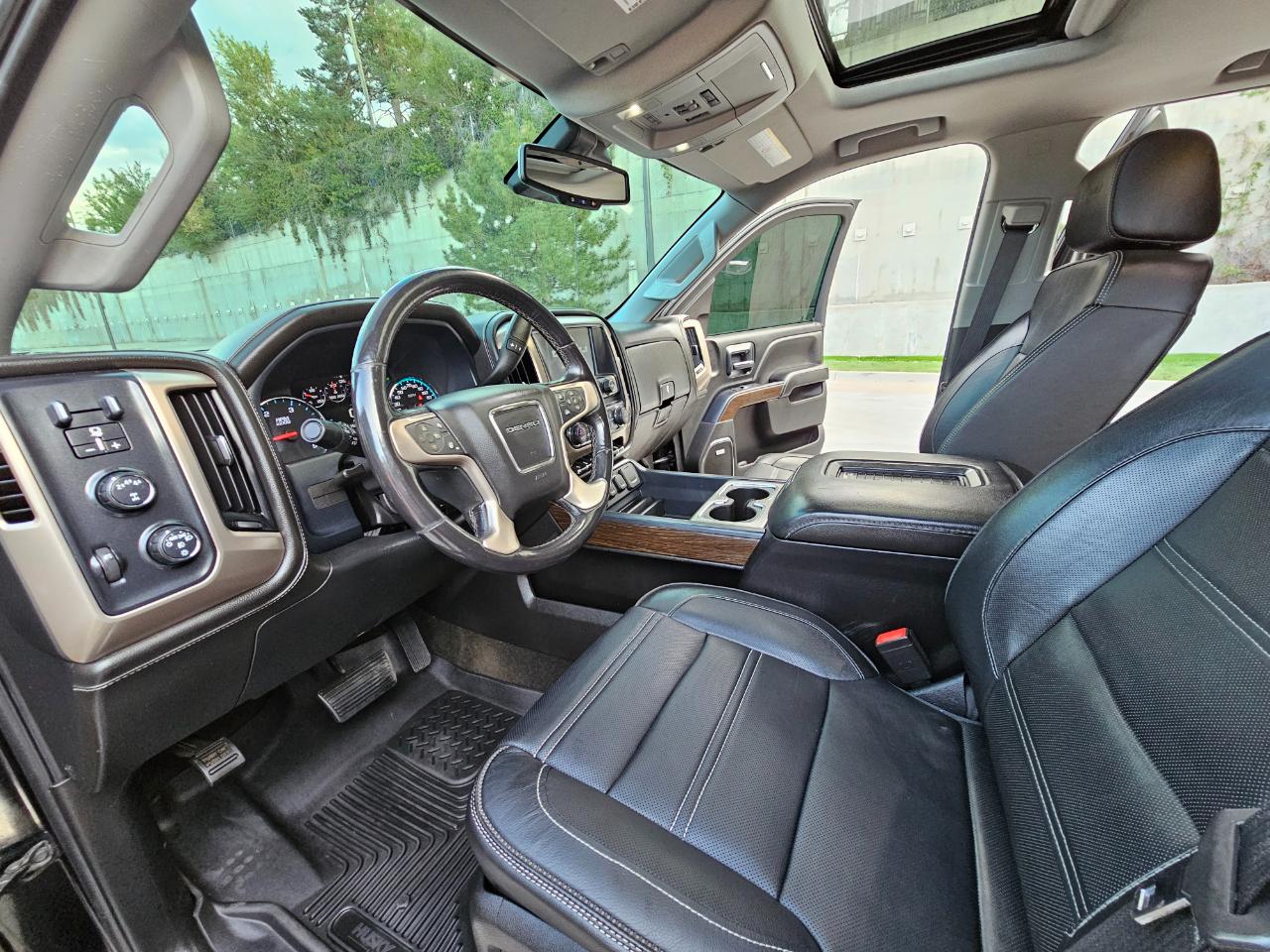 GMC Sierra photo 12