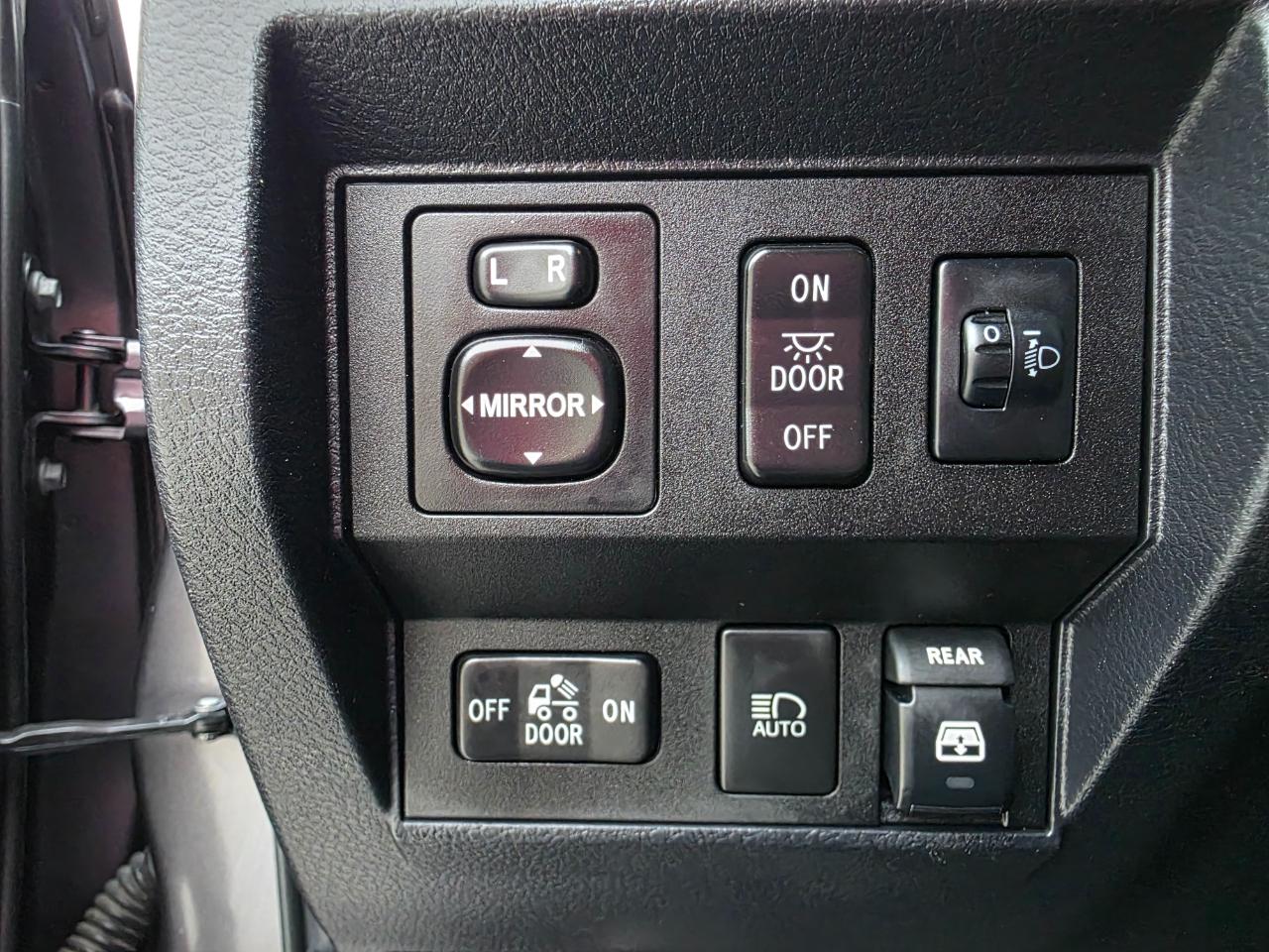 Toyota Tundra 4WD 1794 Edition CrewMax 5.5' Bed 5.7L (Natl) 2018