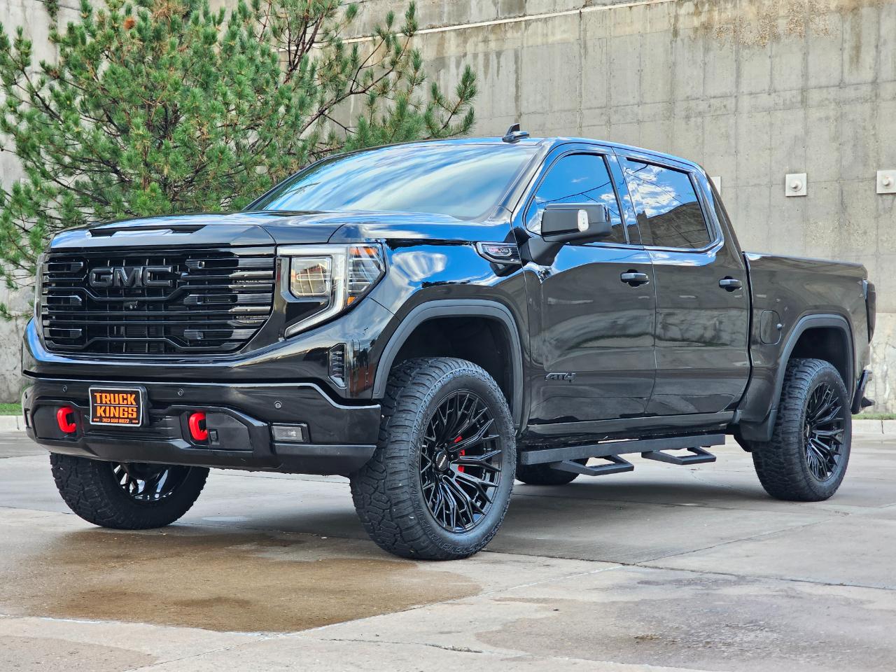 GMC Sierra 1500 4WD Crew Cab 147" AT4 2024