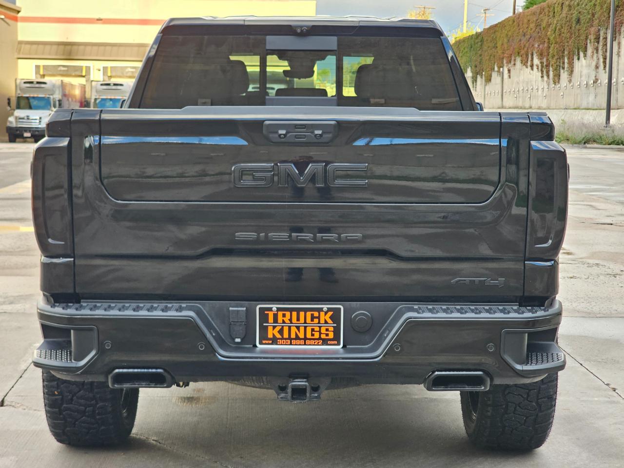 GMC Sierra 1500 4WD Crew Cab 147" AT4 2024