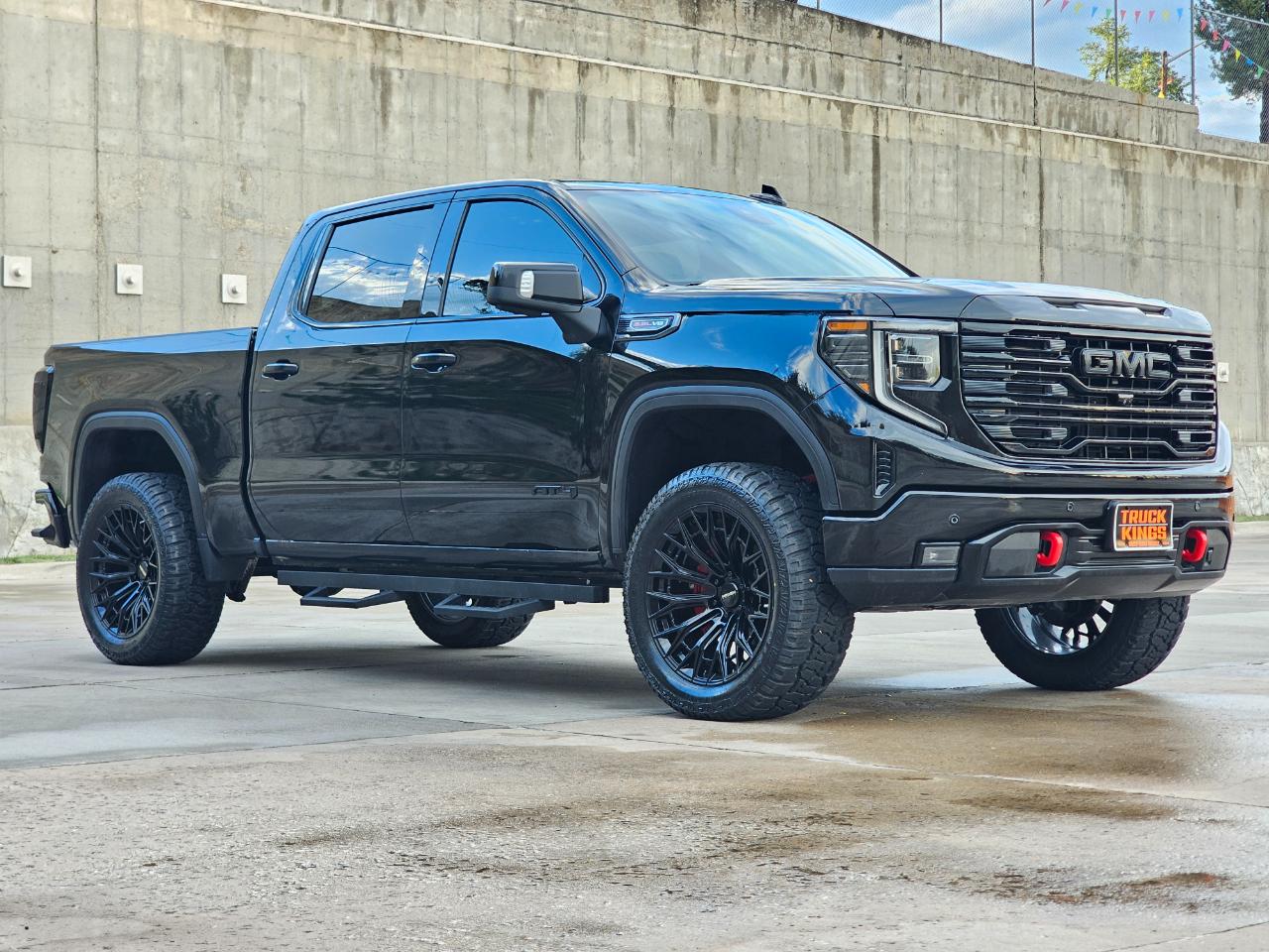GMC Sierra 1500 4WD Crew Cab 147" AT4 2024