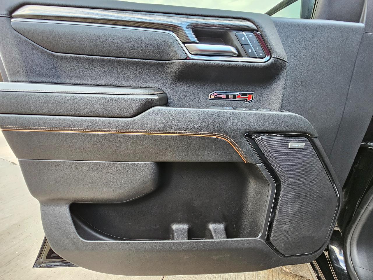GMC Sierra 1500 4WD Crew Cab 147" AT4 2024