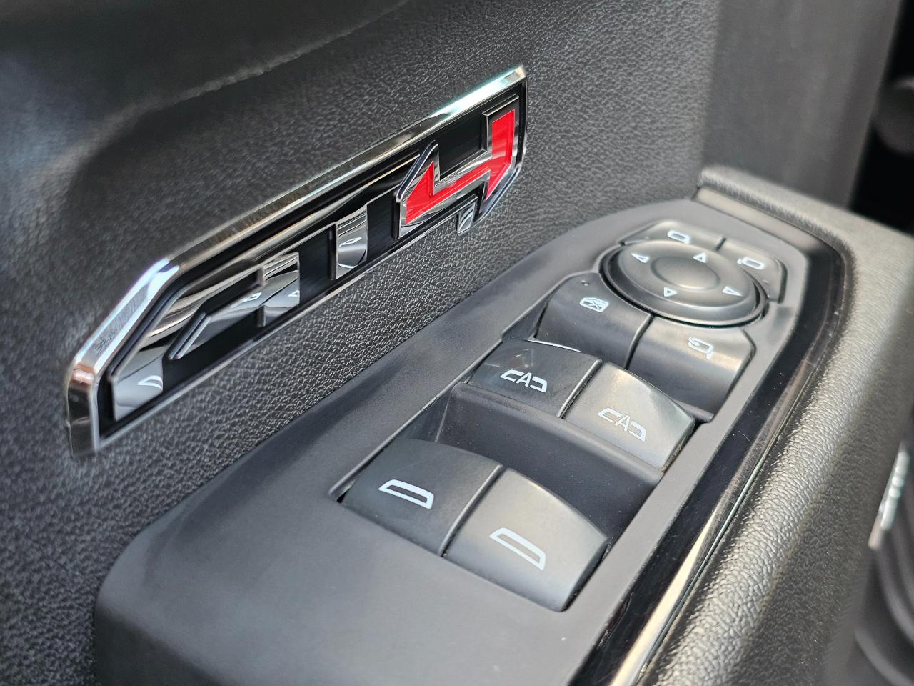 GMC Sierra 1500 4WD Crew Cab 147" AT4 2024