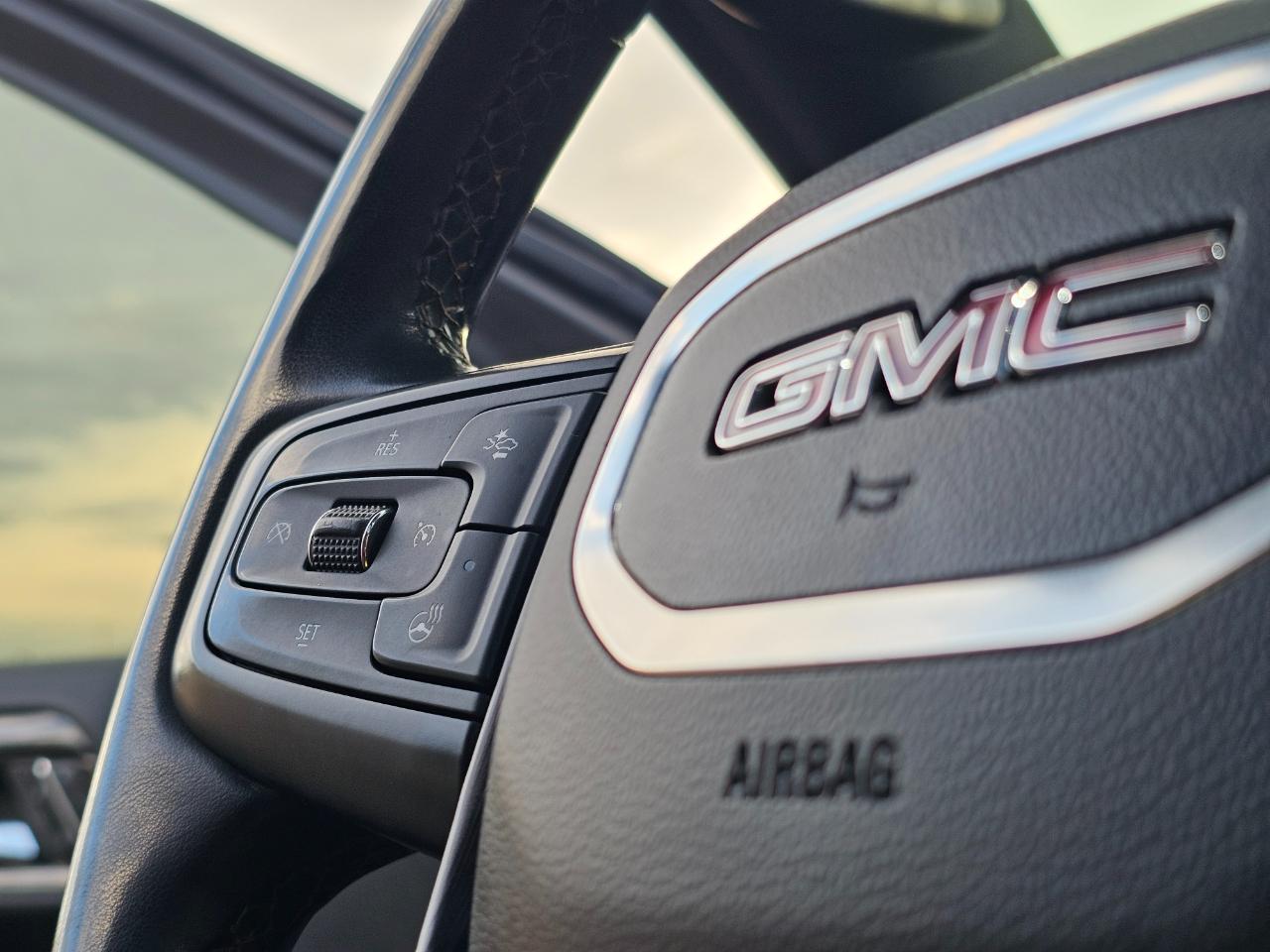 GMC Sierra 1500 4WD Crew Cab 147" AT4 2024