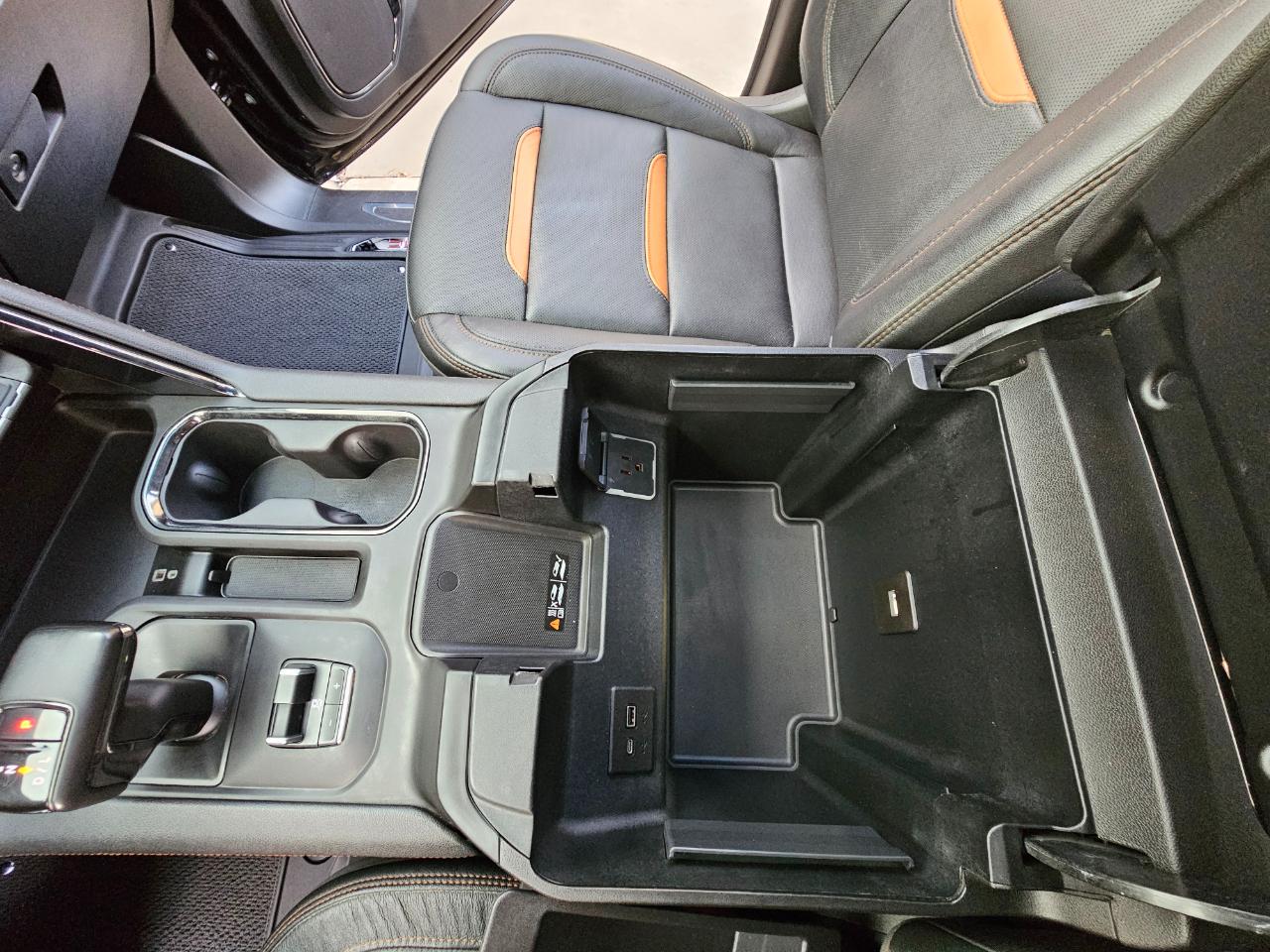 GMC Sierra 1500 4WD Crew Cab 147" AT4 2024