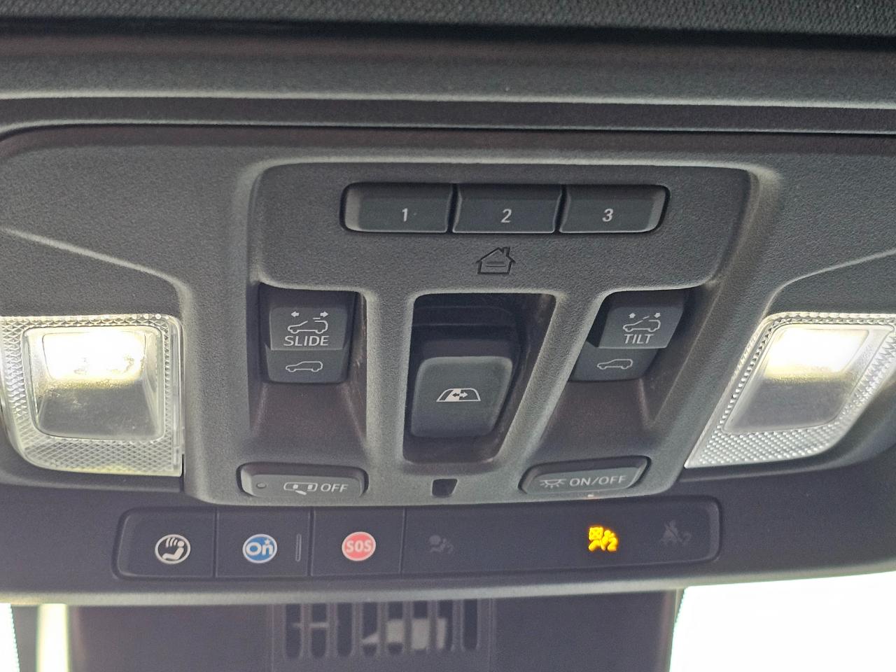 GMC Sierra 1500 4WD Crew Cab 147" AT4 2024