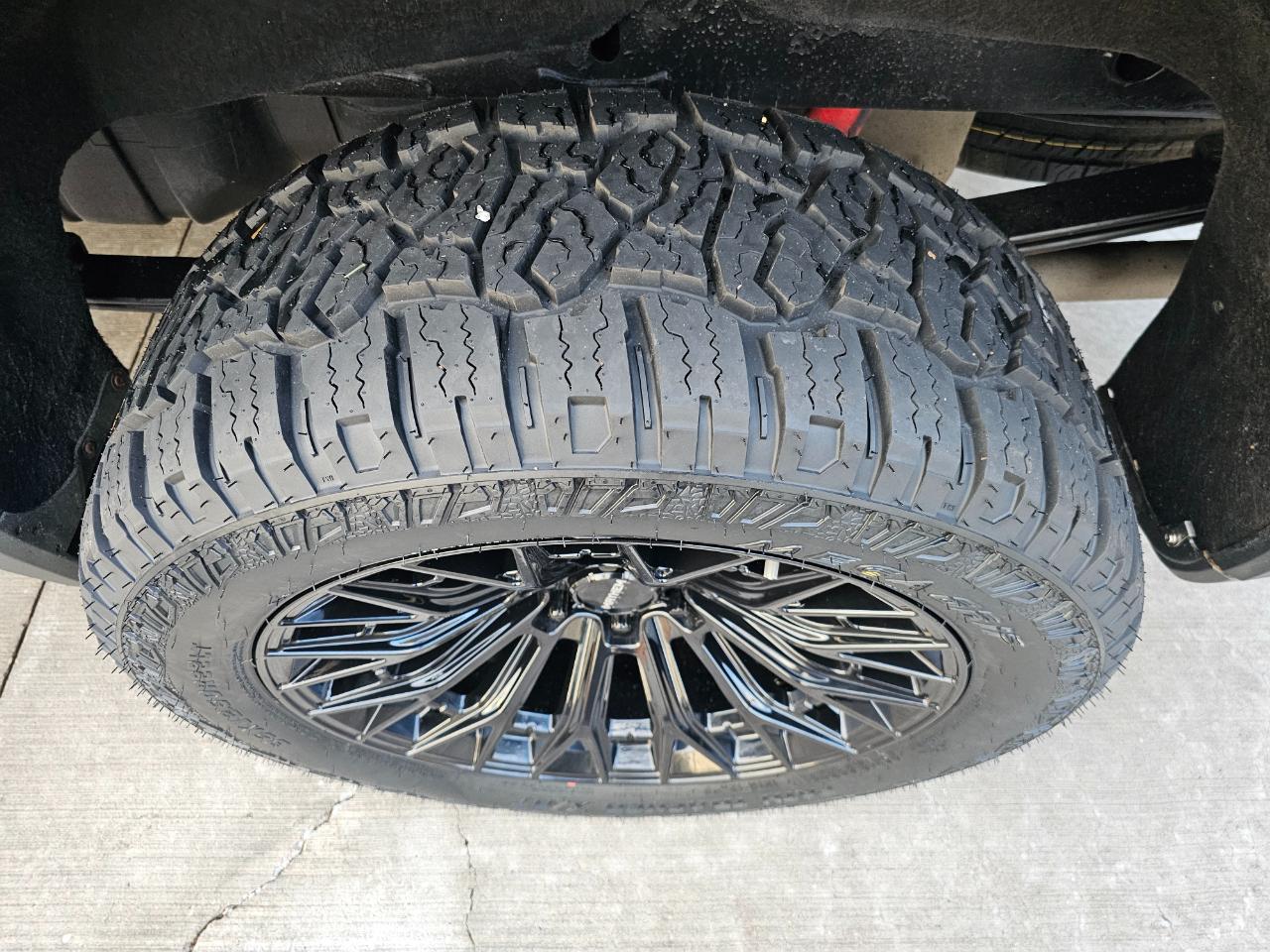 GMC Sierra 1500 4WD Crew Cab 147" AT4 2024