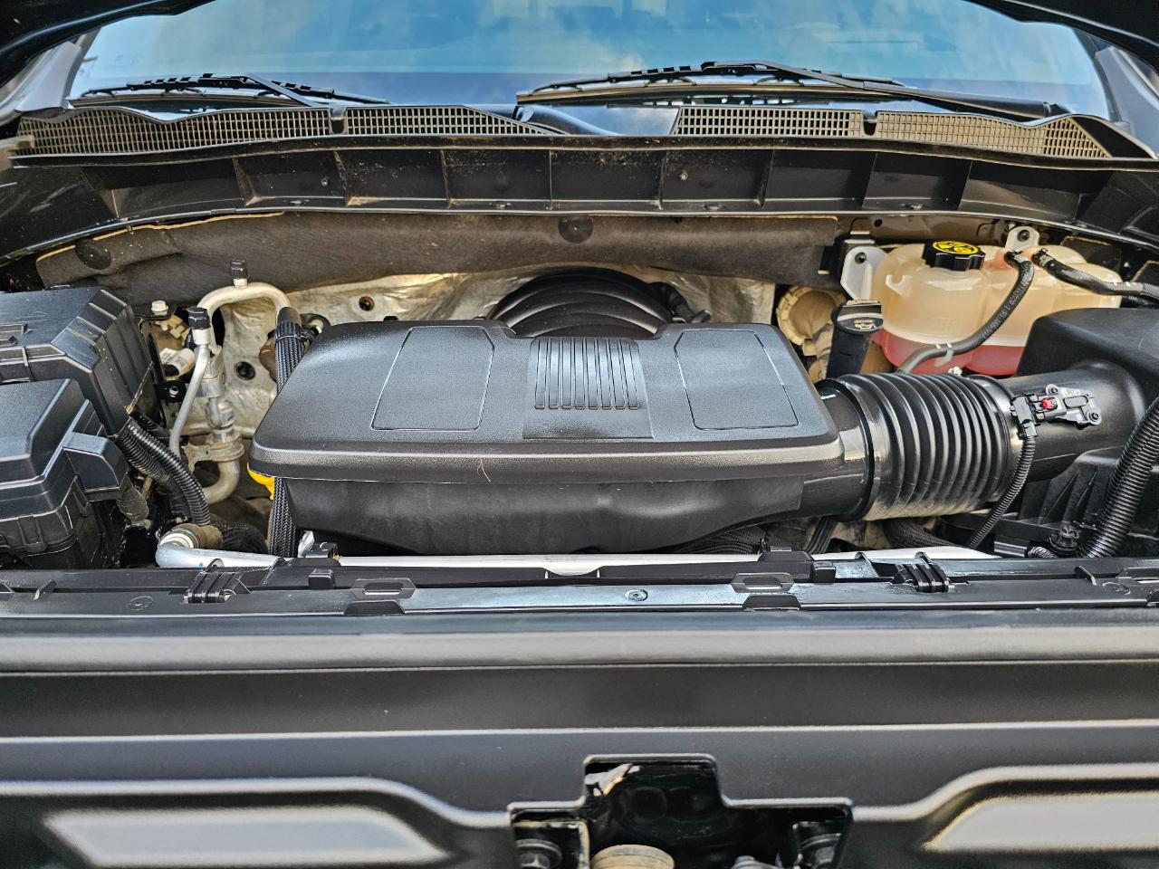GMC Sierra 1500 4WD Crew Cab 147" AT4 2024