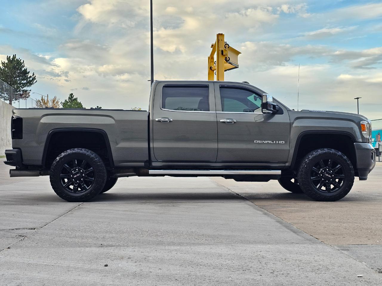 GMC Sierra 3500HD 4WD Crew Cab 153.7" Denali 2018