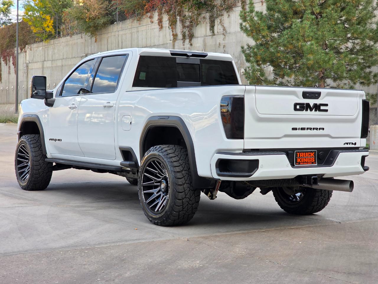 GMC Sierra 2500HD 4WD Crew Cab 159" AT4 2024