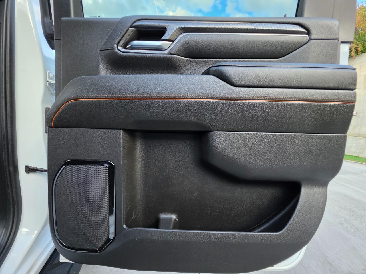 GMC Sierra 2500HD 4WD Crew Cab 159" AT4 2024