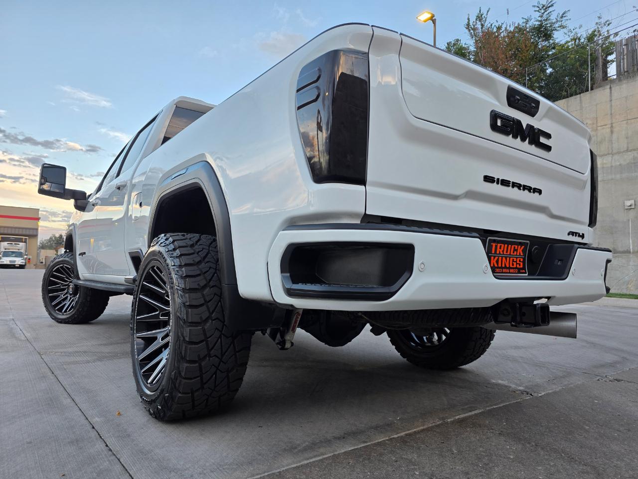 GMC Sierra 2500HD 4WD Crew Cab 159" AT4 2024