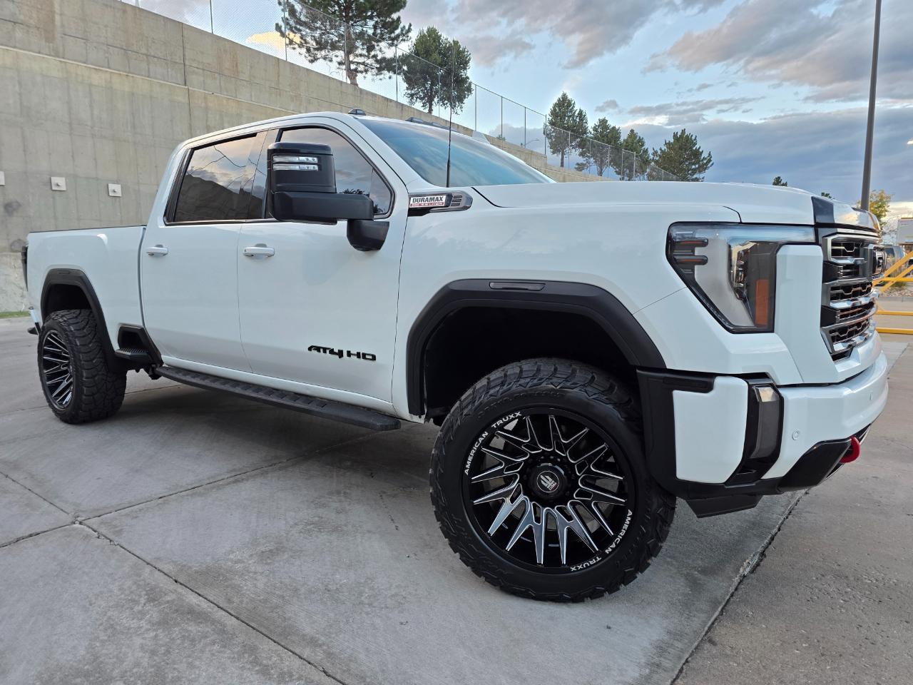 GMC Sierra 2500HD 4WD Crew Cab 159" AT4 2024