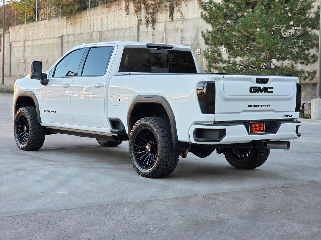 GMC Sierra 2500HD 4WD Crew Cab 159" AT4 2024
