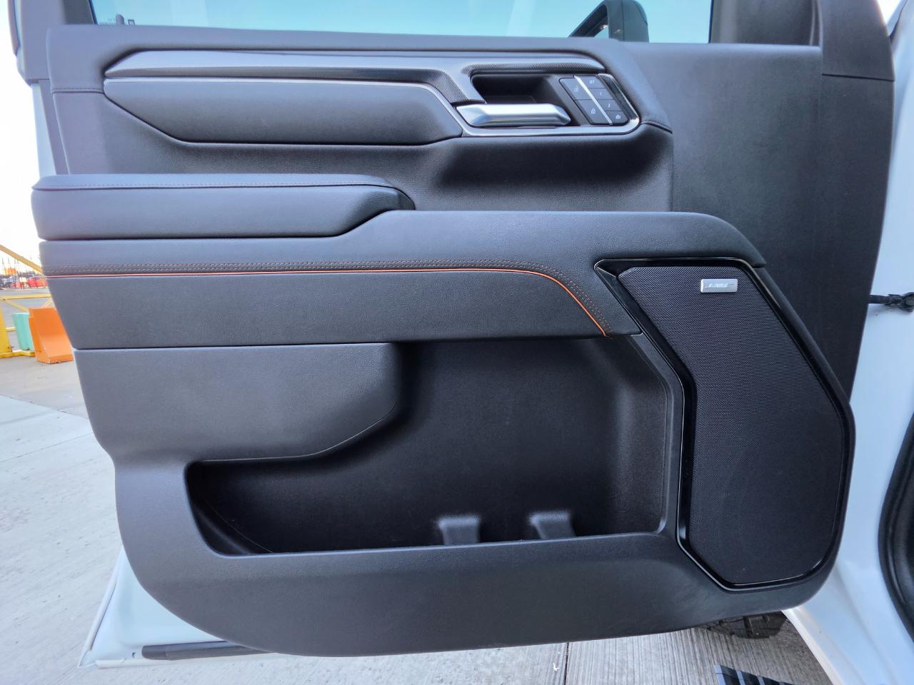 GMC Sierra 2500HD 4WD Crew Cab 159" AT4 2024