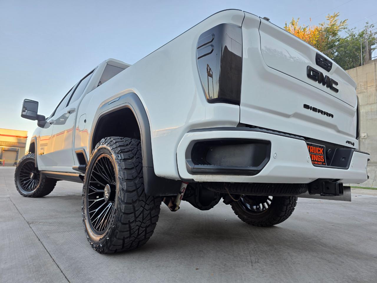 GMC Sierra 2500HD 4WD Crew Cab 159" AT4 2024