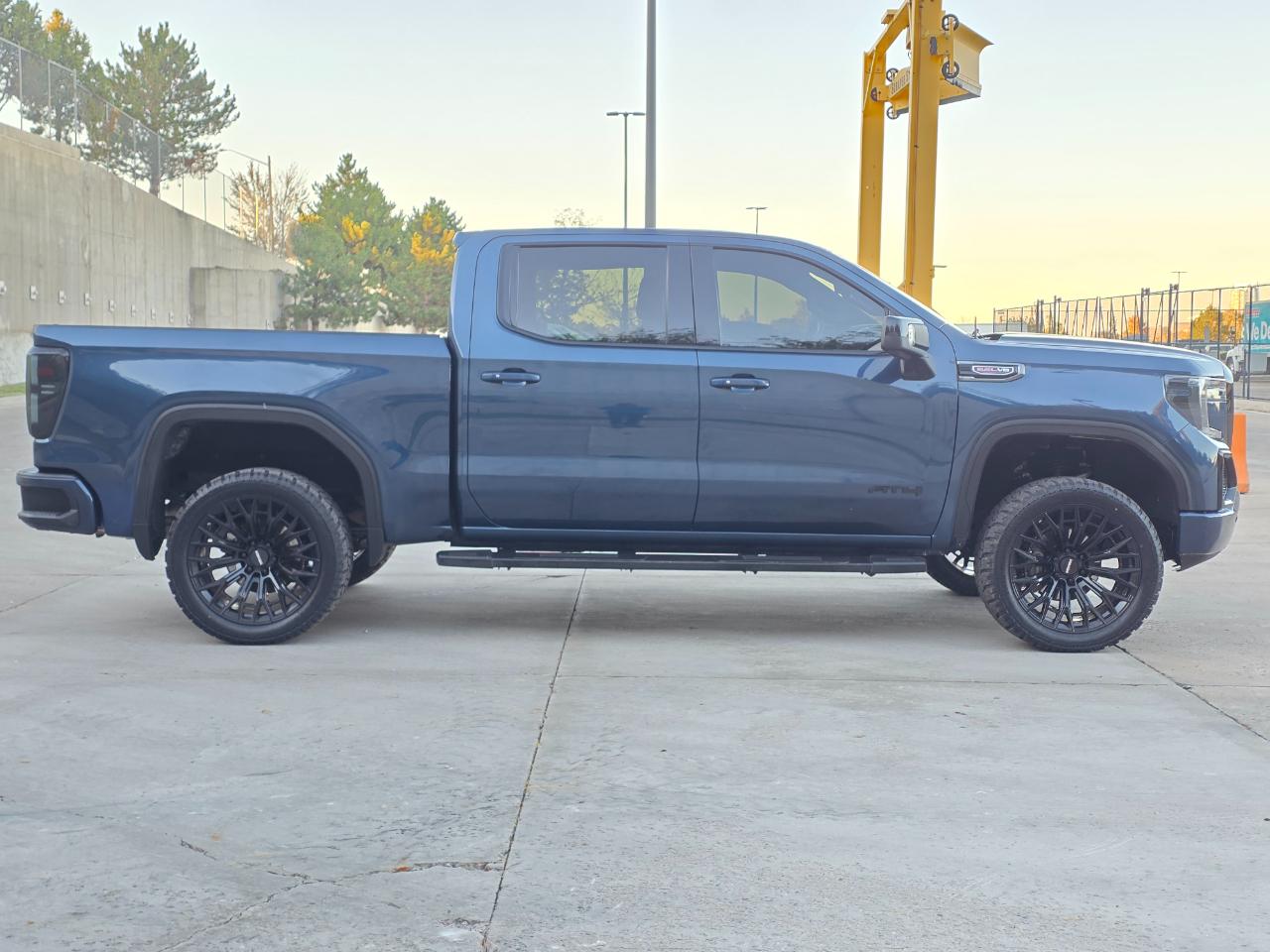 GMC Sierra 1500 4WD Crew Cab 147" AT4 2019