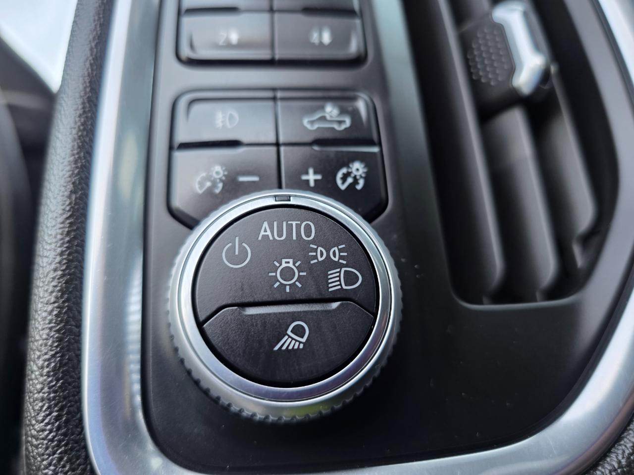 GMC Sierra 1500 4WD Crew Cab 147" AT4 2019