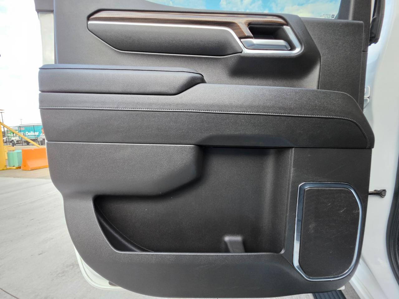 Chevrolet Silverado 1500 4WD Crew Cab 147" RST 2024