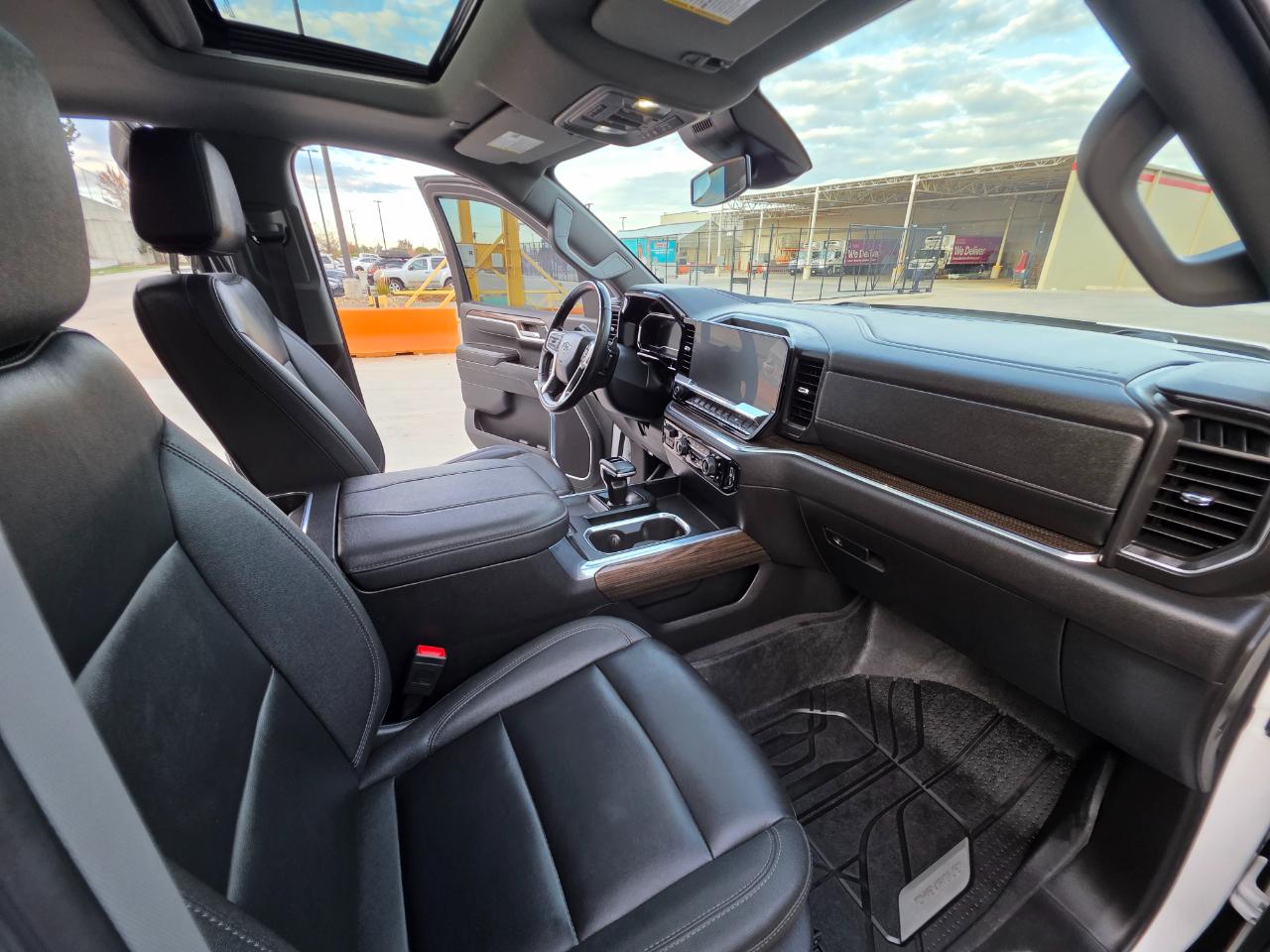 Chevrolet Silverado 1500 4WD Crew Cab 147" RST 2024