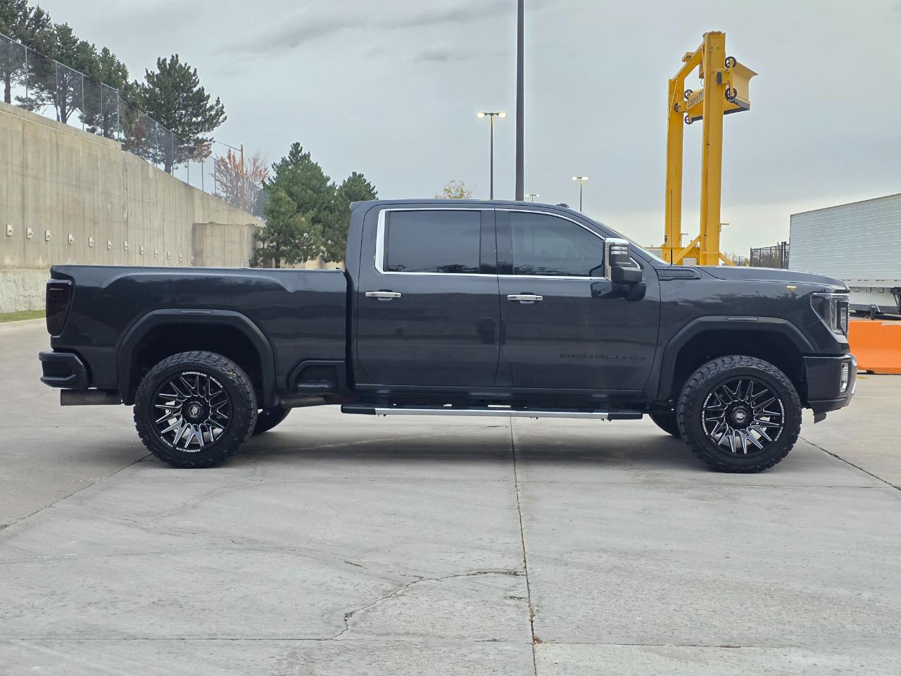 GMC Sierra 3500HD 4WD Crew Cab 159" Denali 2020
