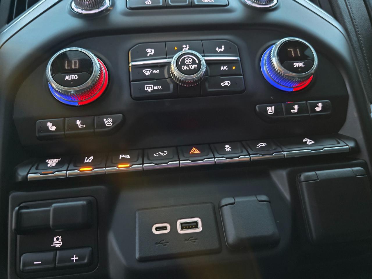 GMC Sierra 3500HD 4WD Crew Cab 159" Denali 2020