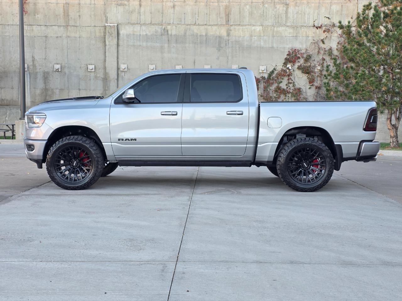 RAM 1500 Sport 4x4 Crew Cab 5'7" Box 2020