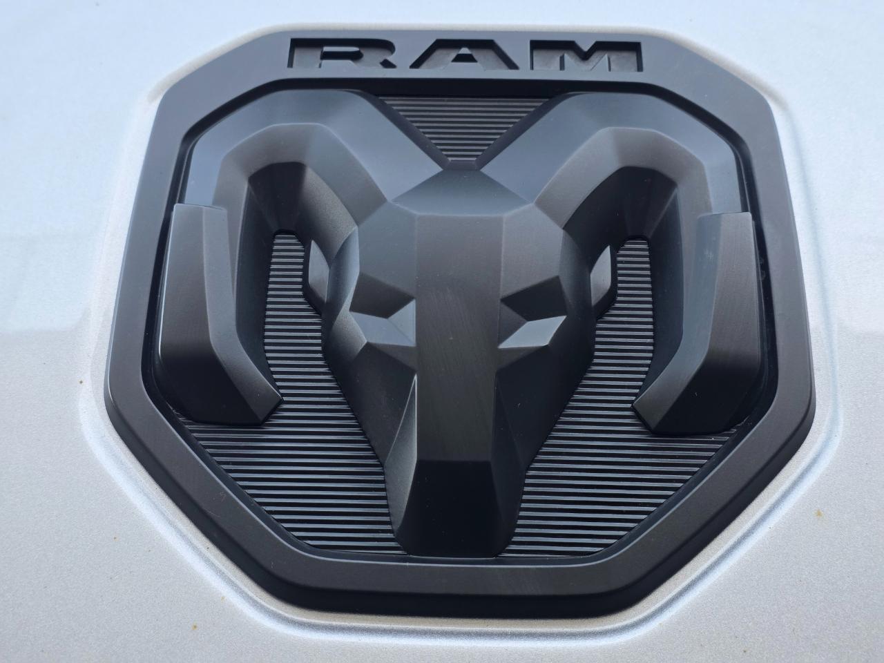 RAM 1500 Sport 4x4 Crew Cab 5'7" Box 2020