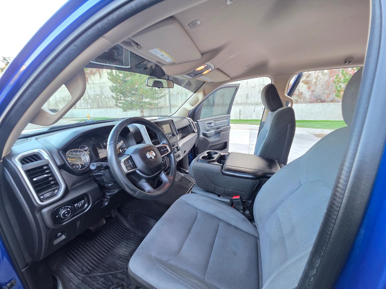 RAM 1500 Big Horn/Lone Star 4x4 Crew Cab 5'7" Box 2019