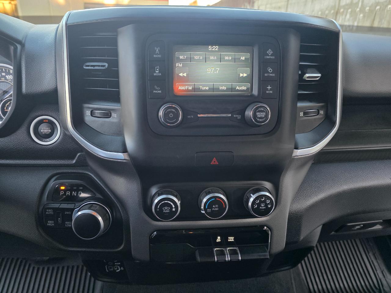 RAM 1500 Big Horn/Lone Star 4x4 Crew Cab 5'7" Box 2019