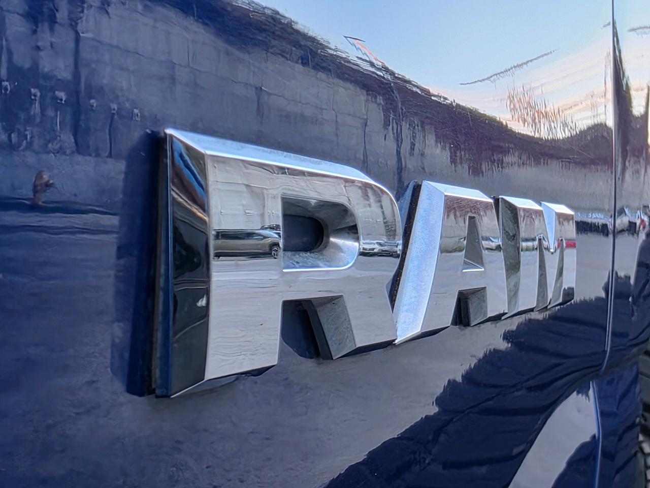 RAM 1500 Big Horn/Lone Star 4x4 Crew Cab 5'7" Box 2019